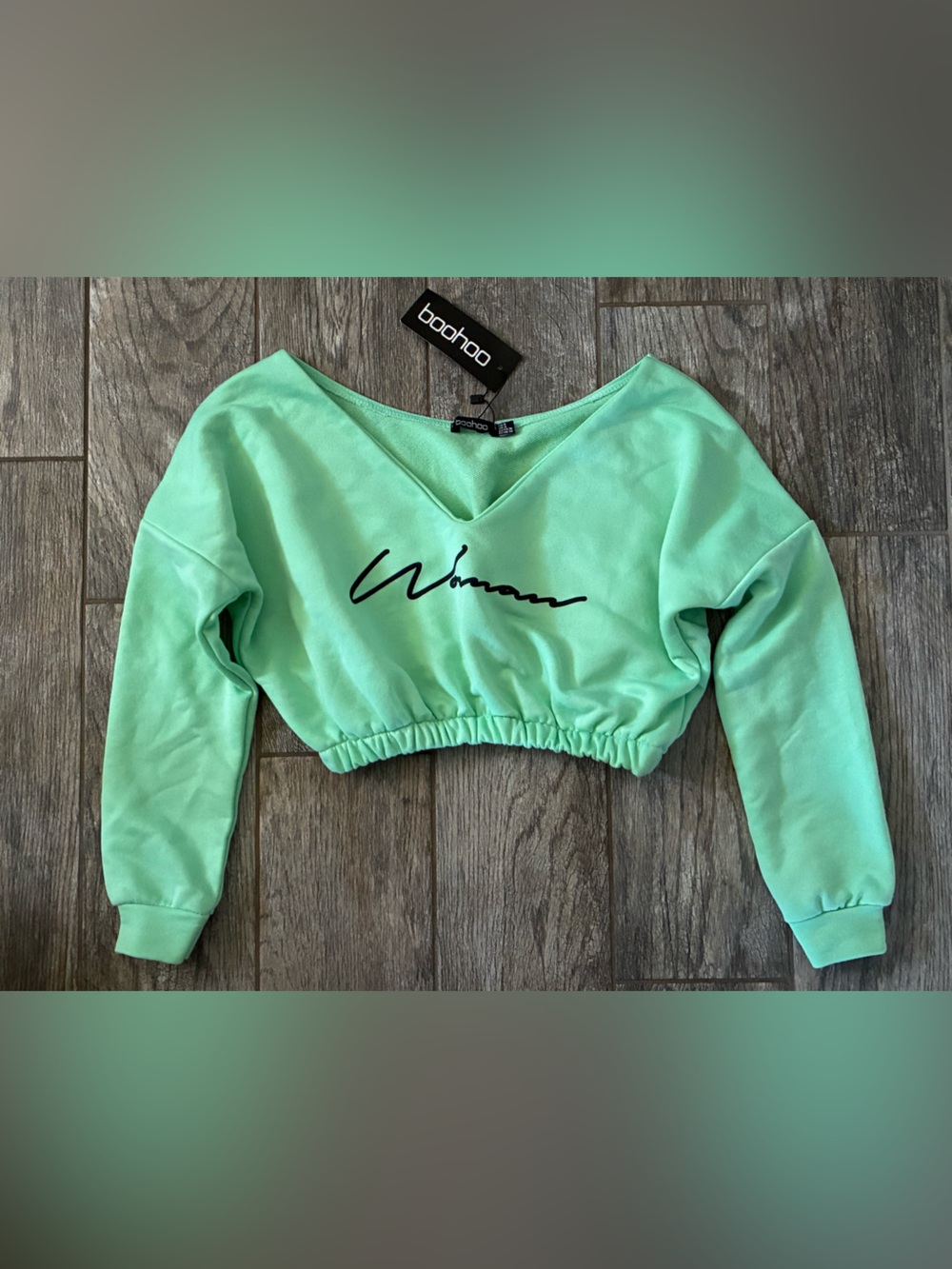 Boohoo Woman Mint Green Cropped SweatsBoohoo Woman Mint Green Cropped Sweatshirt